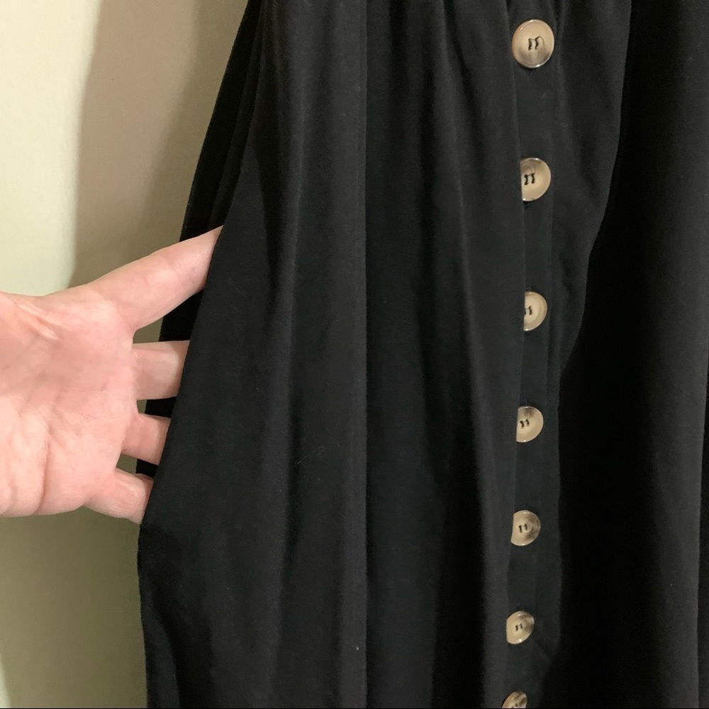 Smocked Black Button Down V-Neck Lined Side Slit Pockets Maxi Sundress. - Picture 9 of 10